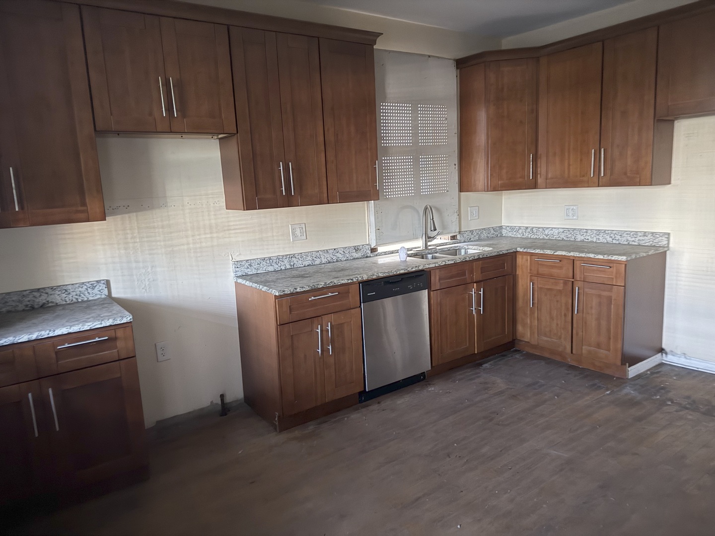 741 North Trumbull Avenue Chicago, IL 60624 - Photo 8 of 28