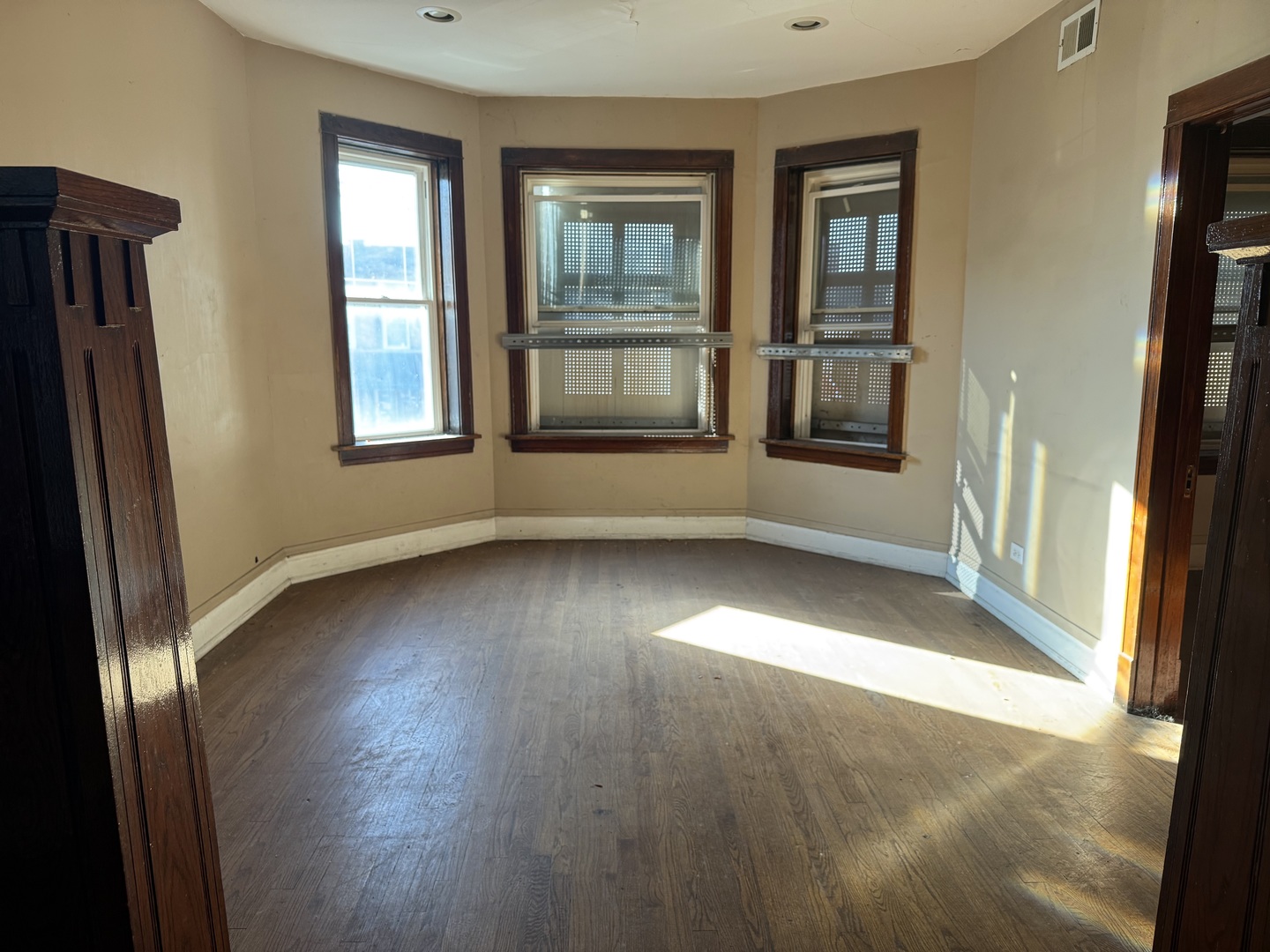 741 North Trumbull Avenue Chicago, IL 60624 - Photo 10 of 28