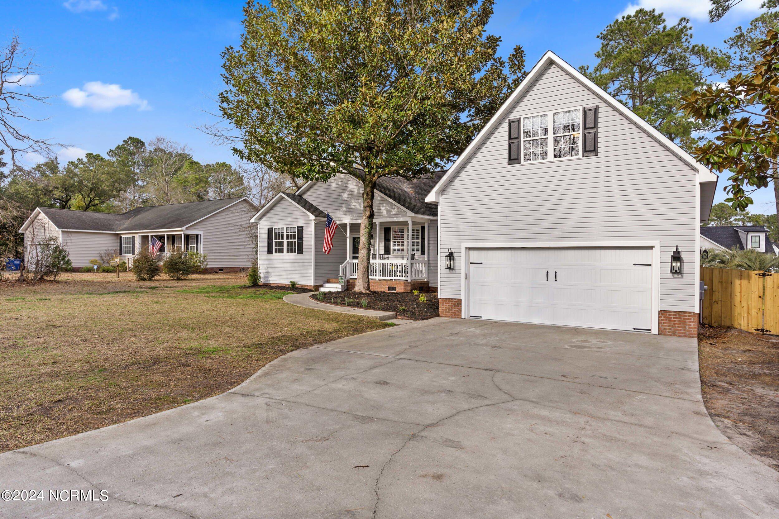 403 Sloop Point Road Hampstead, NC 28443 - Photo 3 of 46 403slooppointe_00003