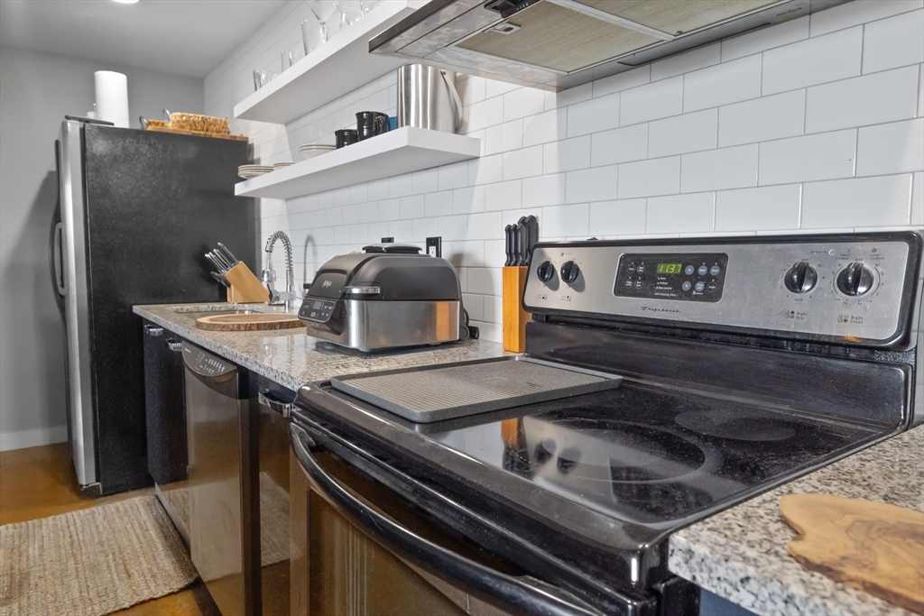 950 Broadway, Unit 27 Chelsea, MA 02150 - Photo 8 of 23