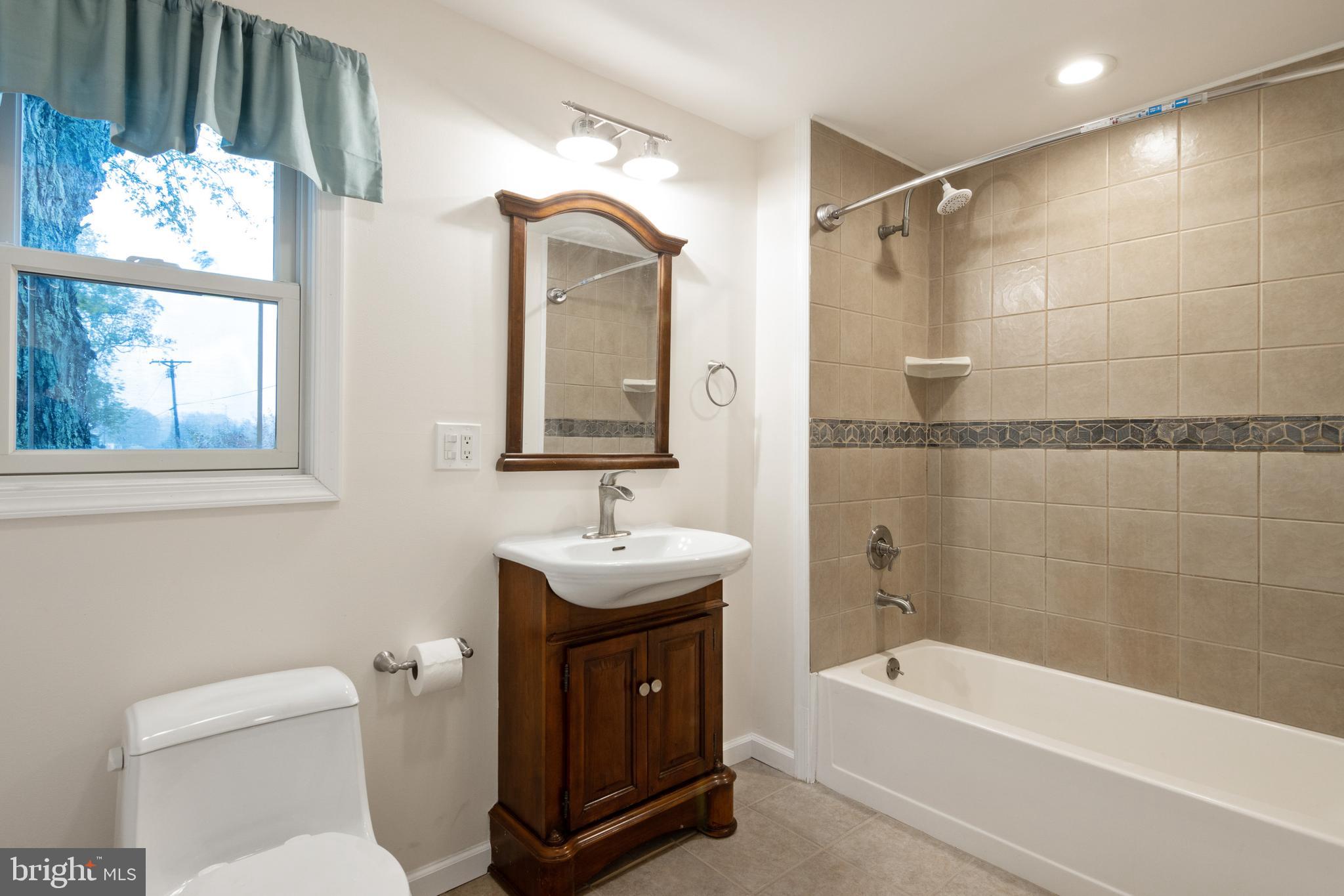 21713 Middletown Road Freeland, MD 21053 - Photo 10 of 41 Full bath on first floor