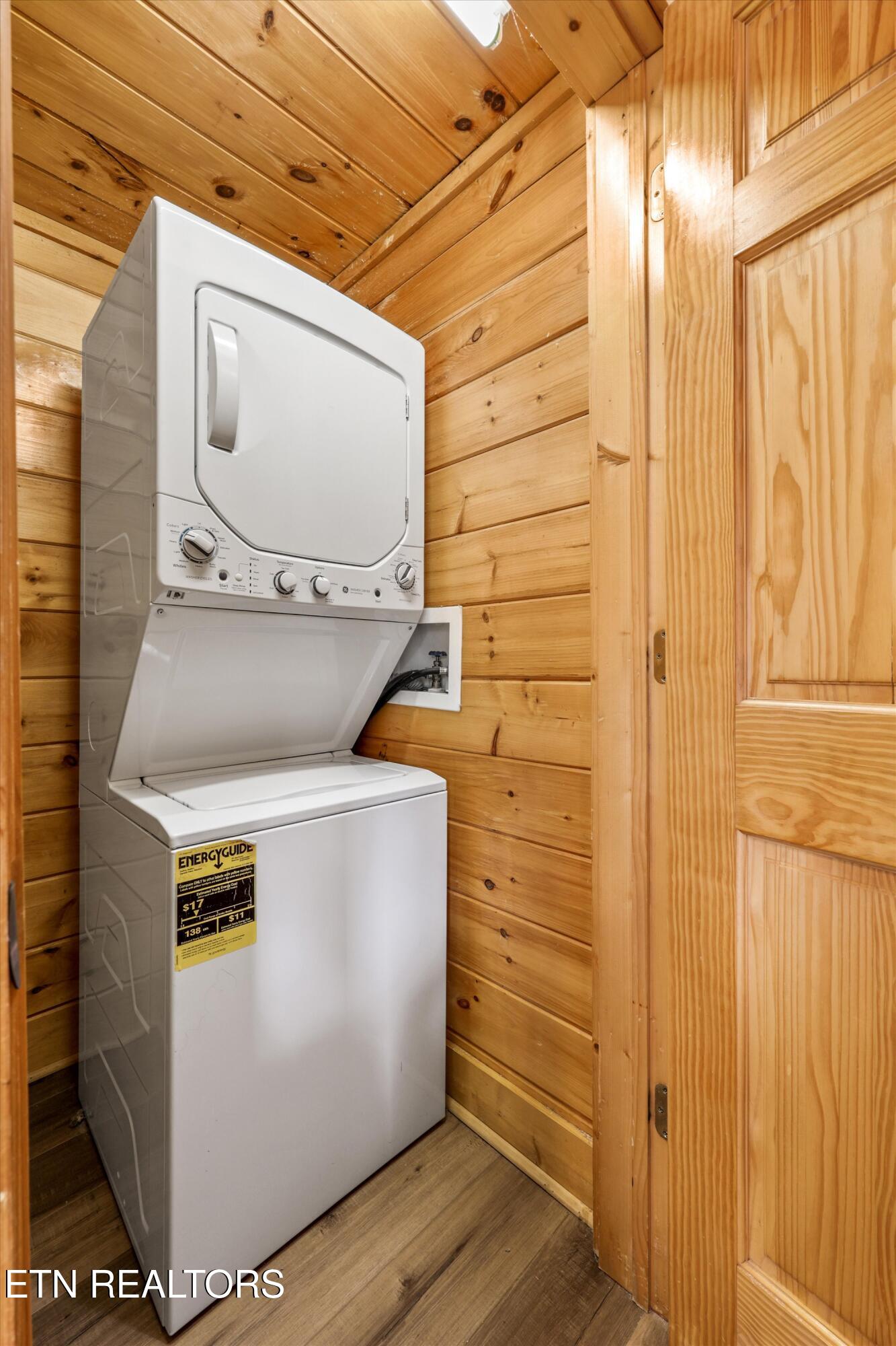 2012 Bear Creek Way Sevierville, TN 37862 - Photo 19 of 42 Laundry