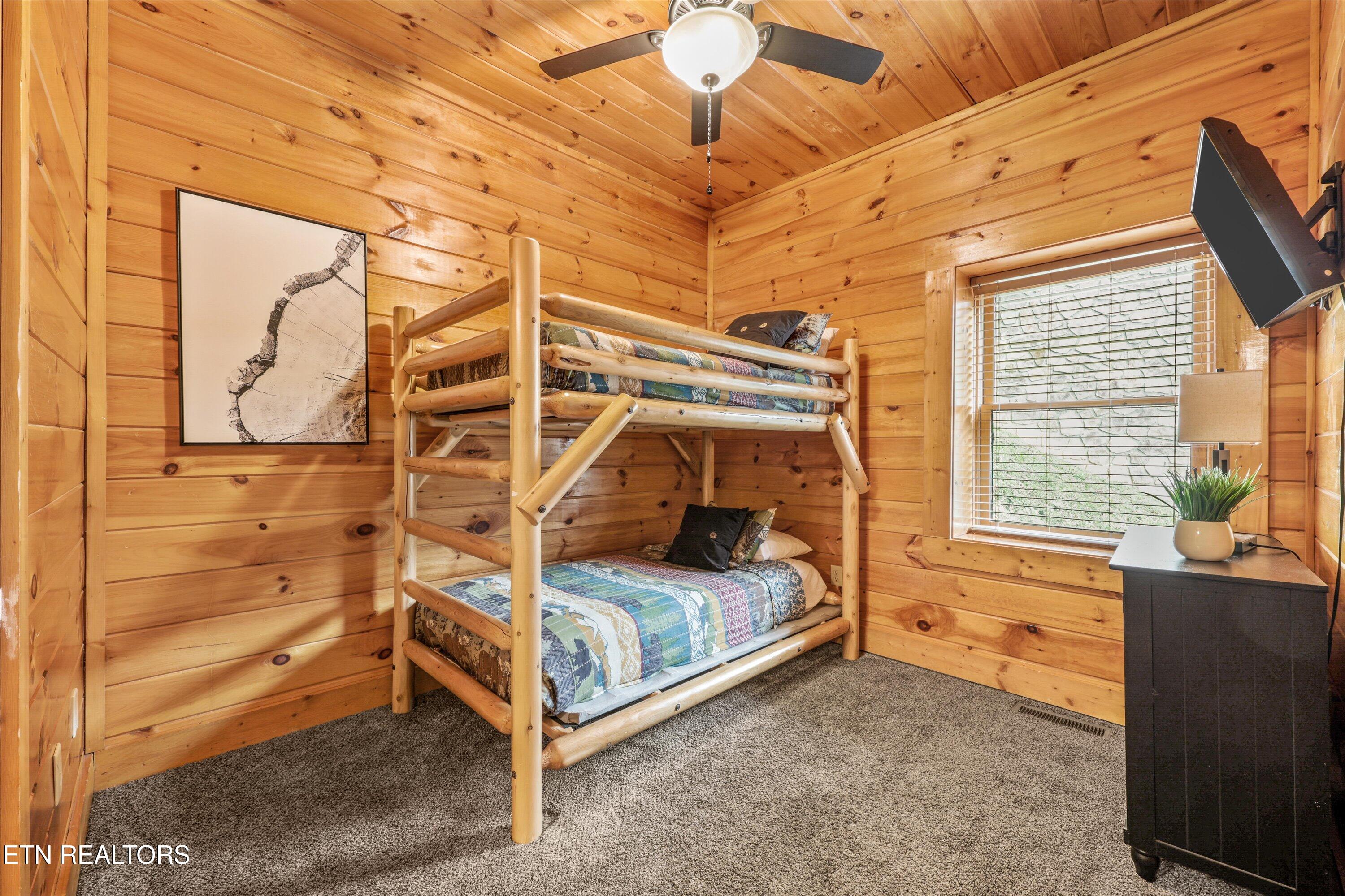 2012 Bear Creek Way Sevierville, TN 37862 - Photo 22 of 42 Bedroom