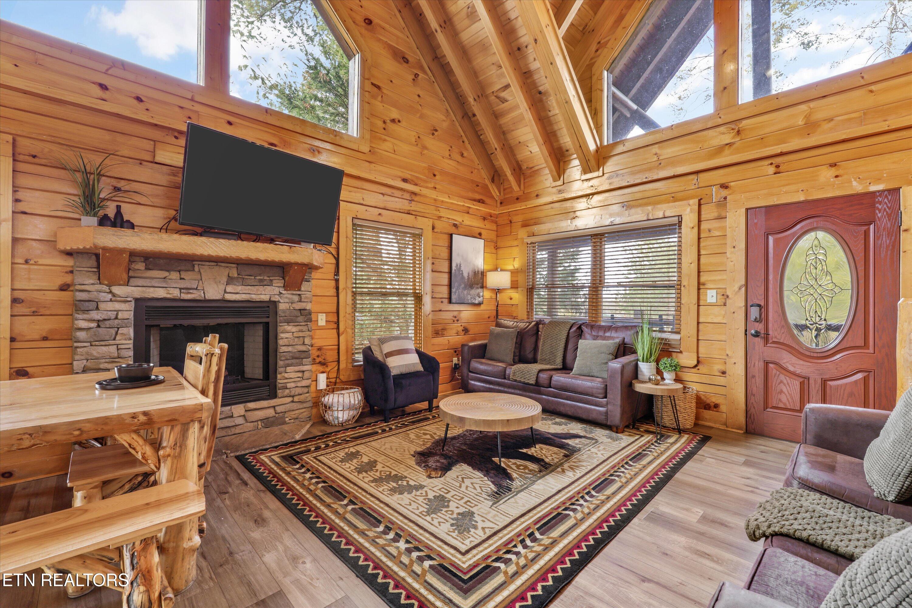 2012 Bear Creek Way Sevierville, TN 37862 - Photo 3 of 42 Living Area