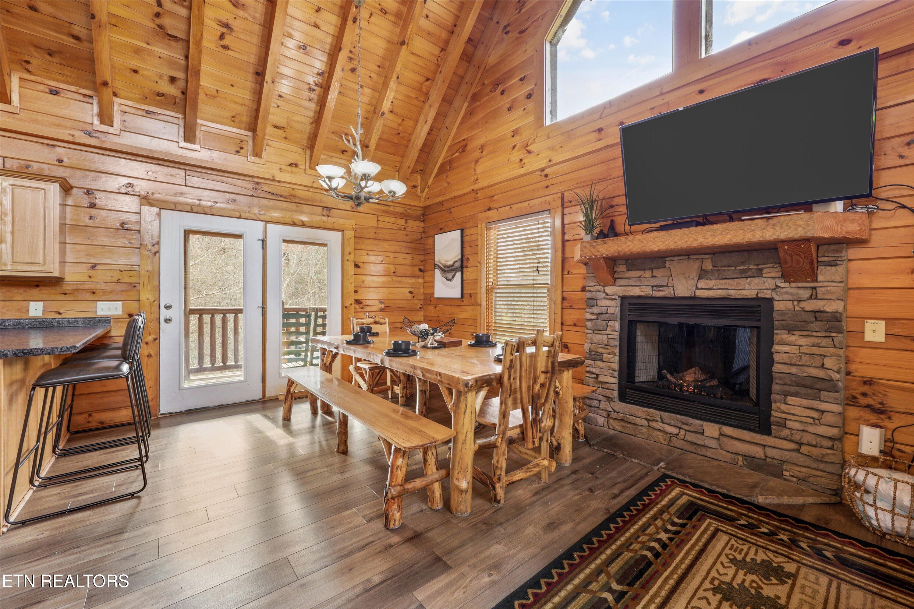 2012 Bear Creek Way Sevierville, TN 37862 - Photo 9 of 42 Living Area