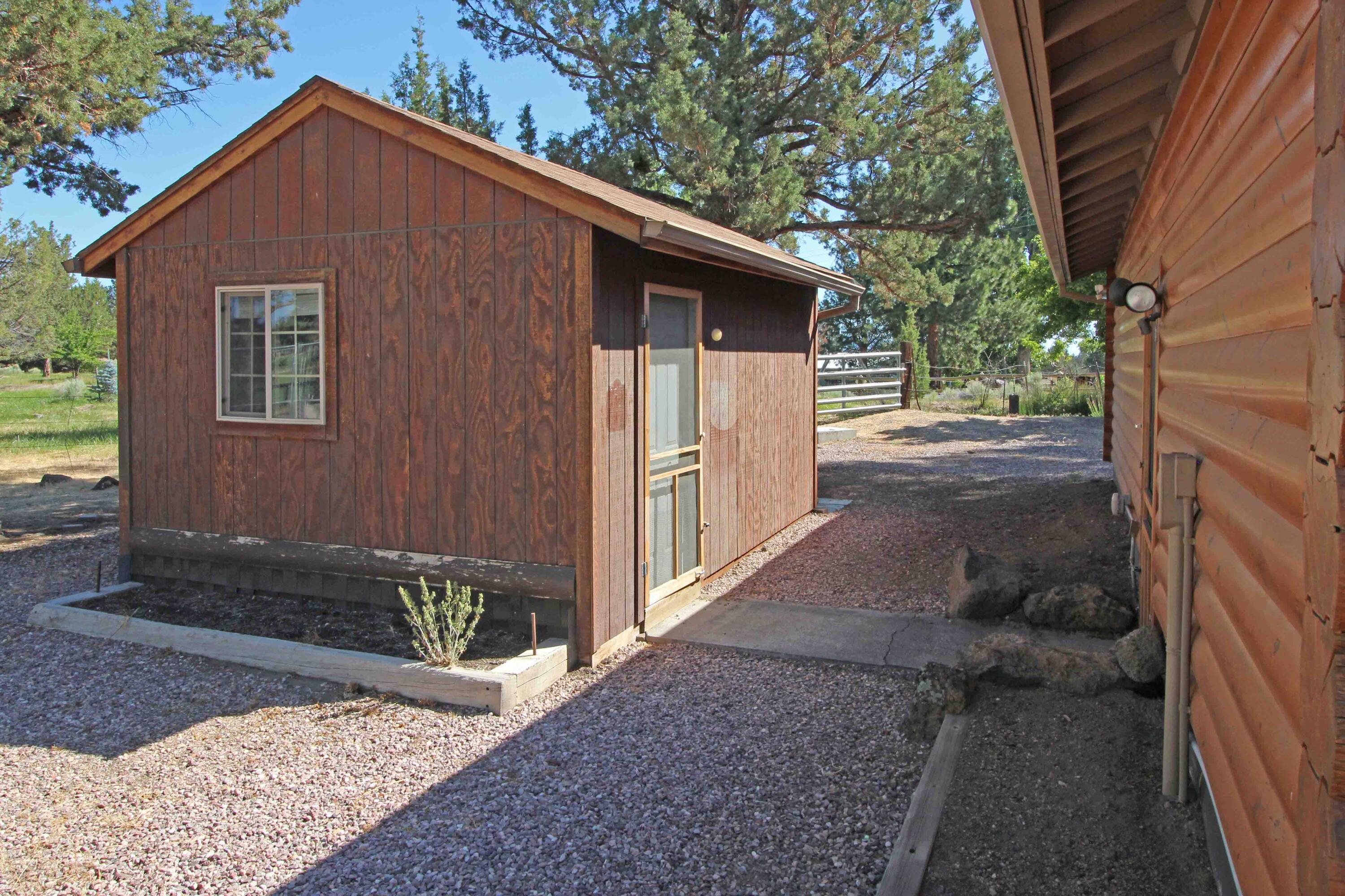 62497 Stenkamp Road Bend, OR 97701 - Photo 36 of 47 IMG_9943