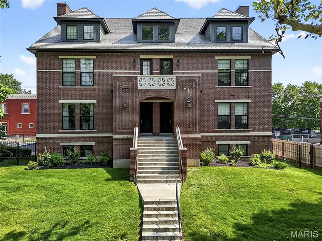 $795,000 | 4329 Westminster Place, Unit 1W, St. Louis, MO 63108
