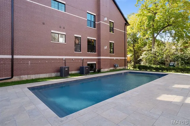 $795,000 | 4329 Westminster Place, Unit 1W, St. Louis, MO 63108