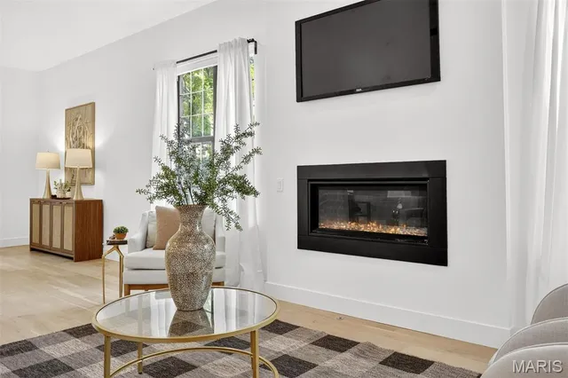 $795,000 | 4329 Westminster Place, Unit 1W, St. Louis, MO 63108