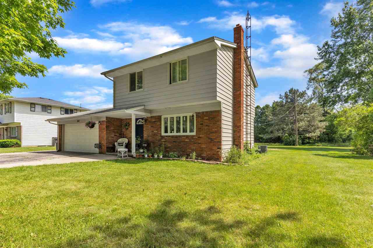 367 Davis Lake Road Lapeer, MI 48446 - Photo 4 of 26 50079898-3.JPG