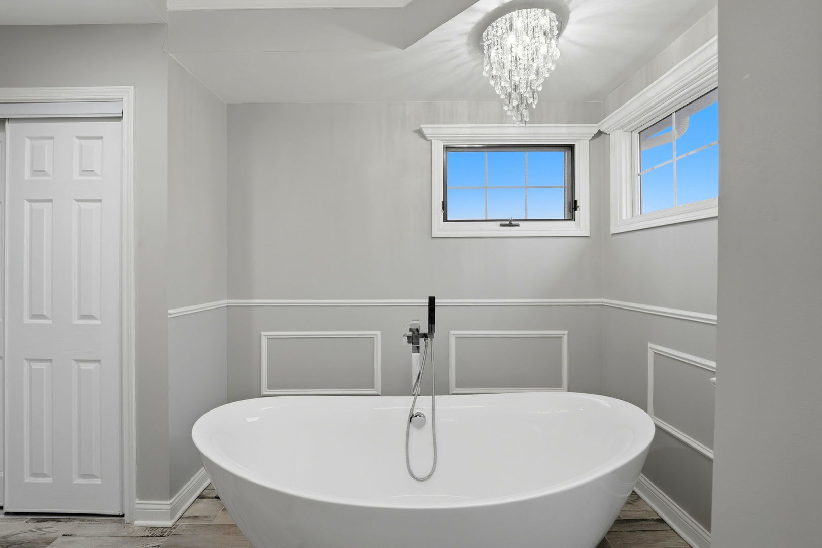 22931 Ridgeway Avenue Richton Park, IL 60471 - Photo 15 of 32 a bathroom with a sink and a window