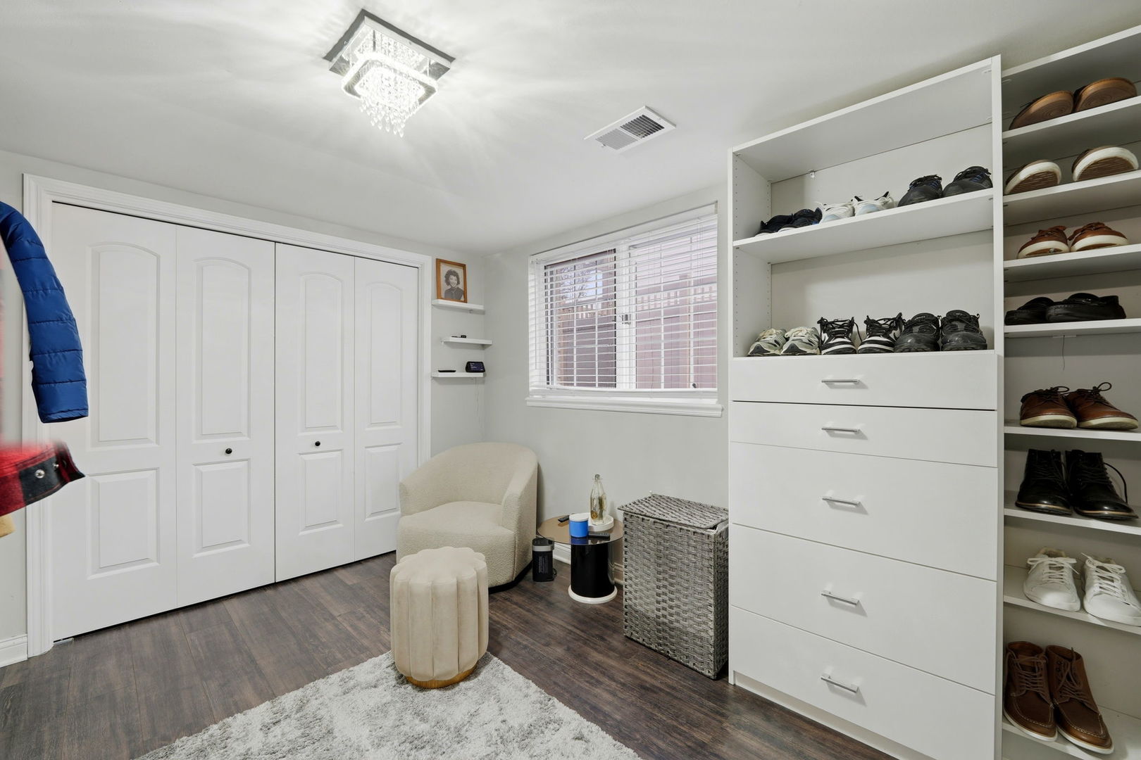 22931 Ridgeway Avenue Richton Park, IL 60471 - Photo 20 of 32 a view of a livingroom with furniture and closet