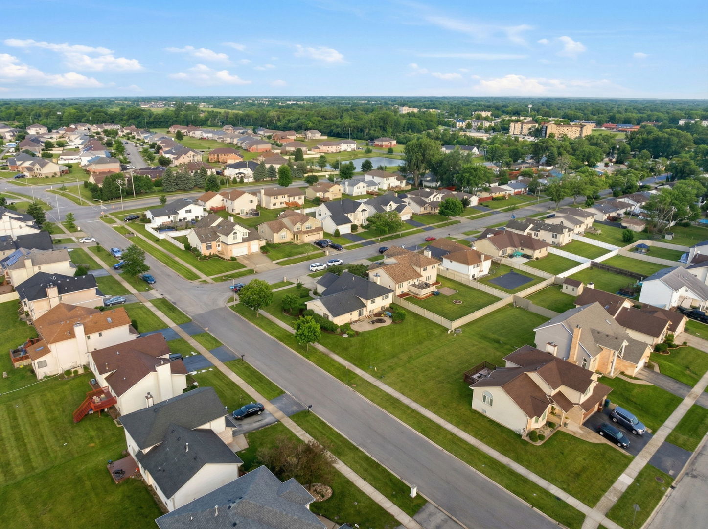 22931 Ridgeway Avenue Richton Park, IL 60471 - Photo 30 of 32 an aerial view of residential houses with outdoor space