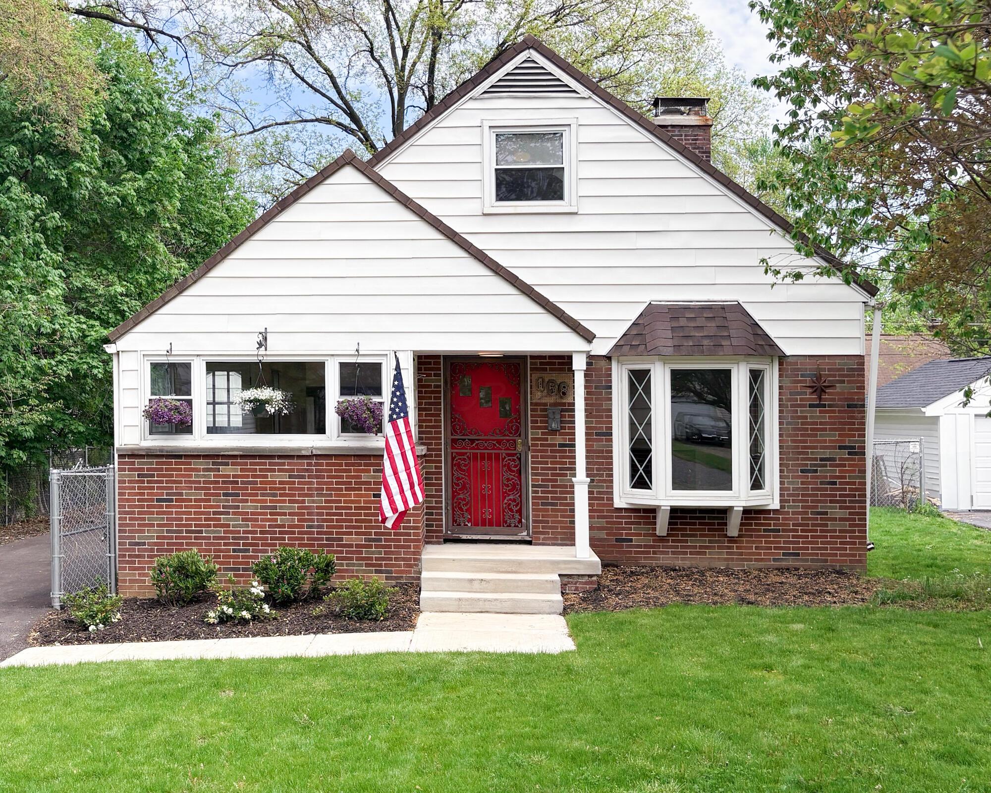 158 Lowell Road Columbus, OH 43209 - Photo 1 of 39 1_exterior1