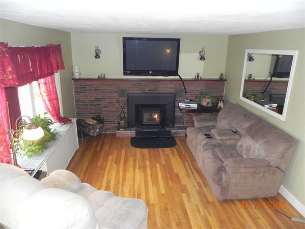 26 Hartford Road Worcester, MA 01606 - Photo 2 of 19 Gallery Image 2