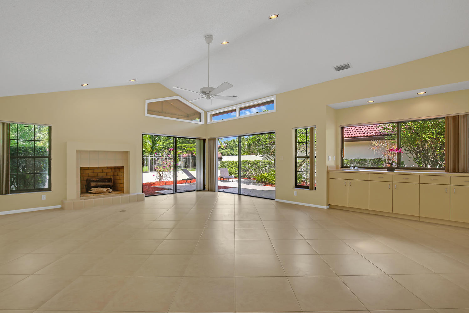 21741 Club Villa Terrace Boca Raton, FL 33433 - Photo 11 of 28 21741 Club Villa Terrace Boca-large-005-