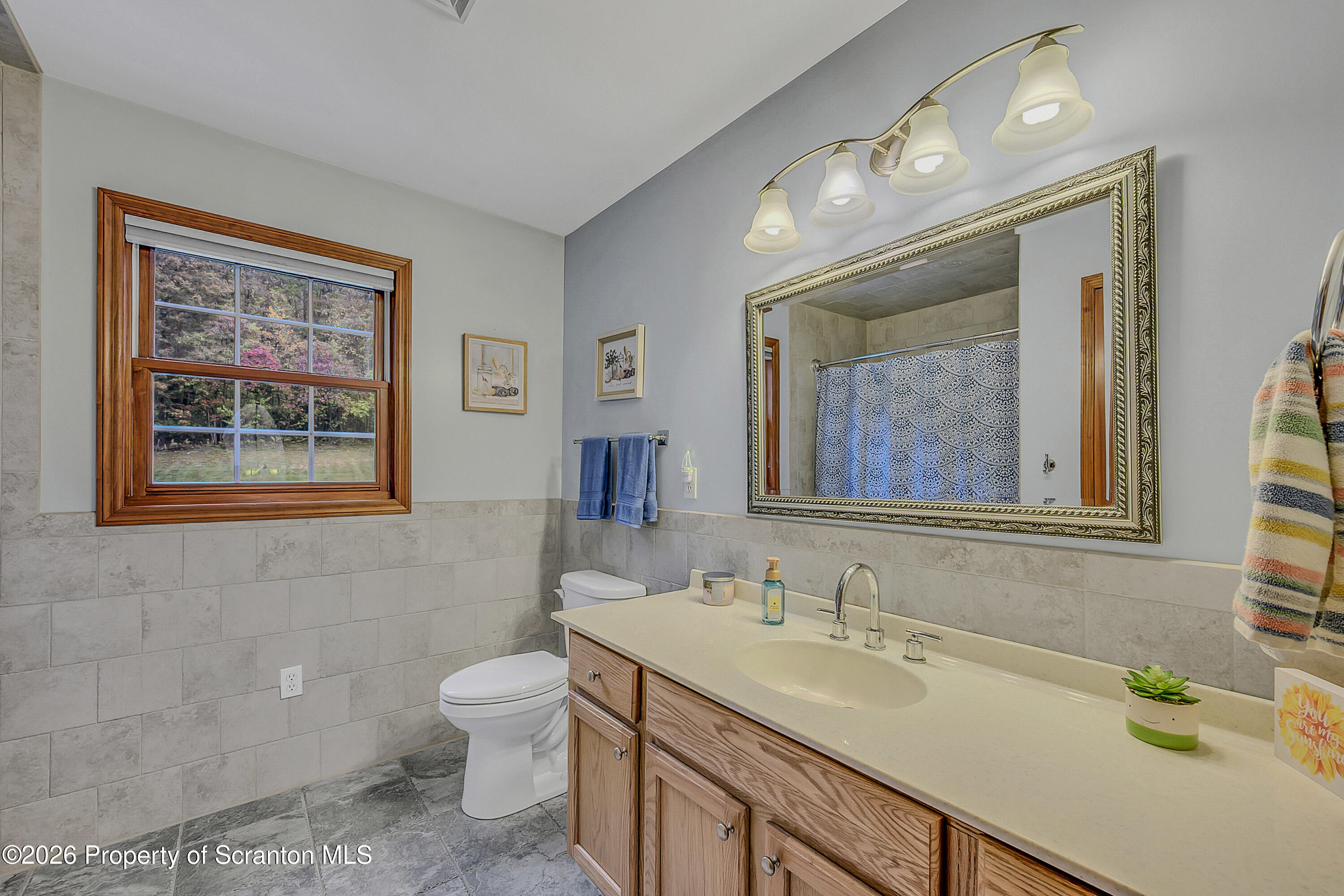 618 Goldbutton Street Archbald, PA 18403 - Photo 42 of 73 Full Bathroom