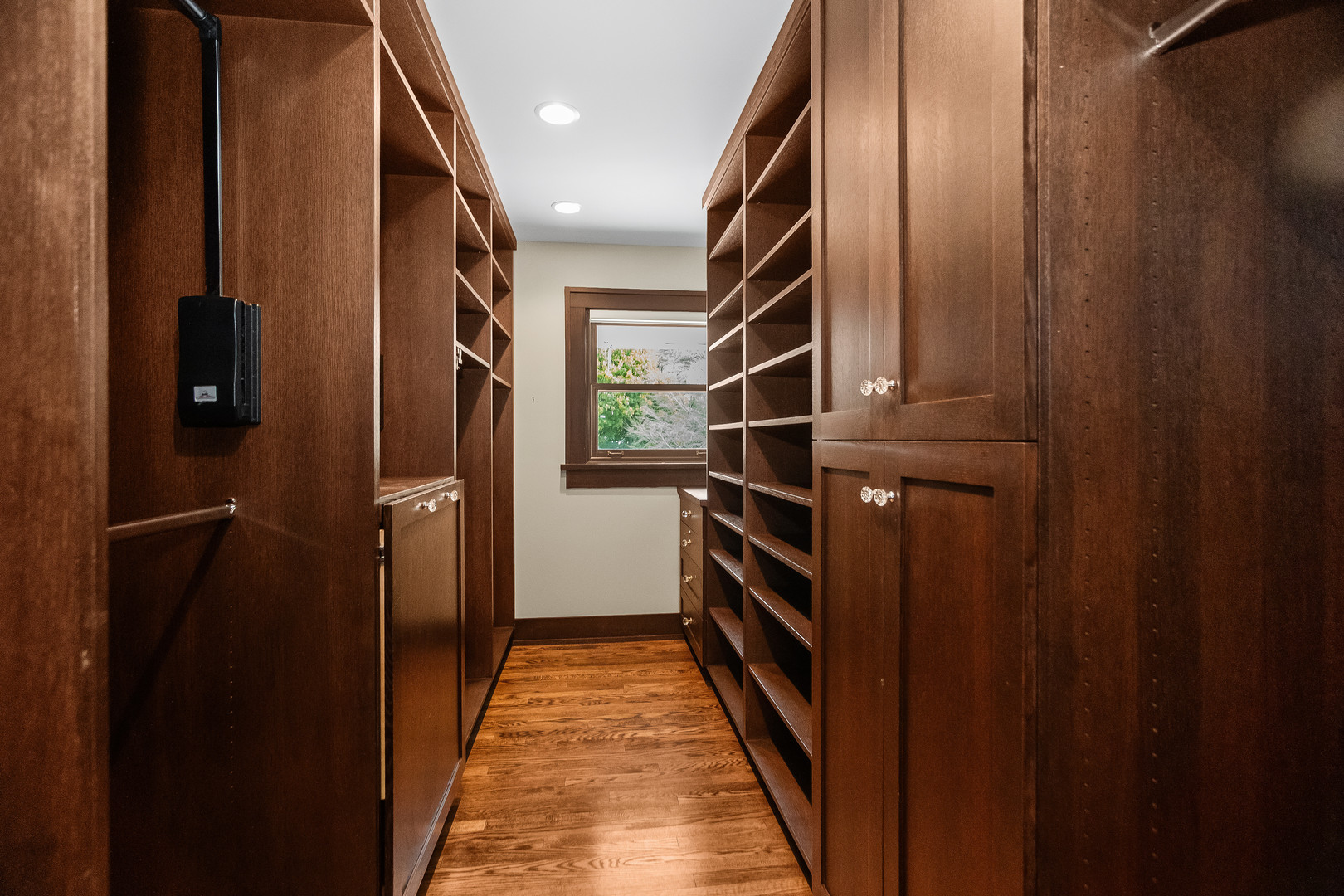 2528 Sheridan Road Evanston, IL 60201 - Photo 33 of 55 a view of hallway with stairs