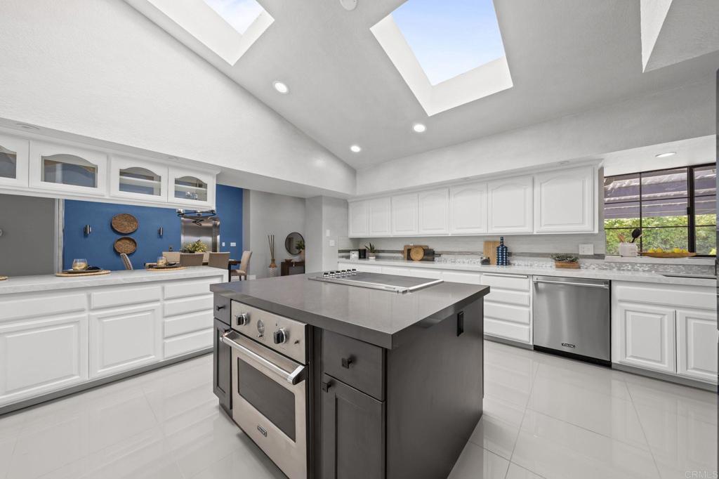 19 Gateview Drive Fallbrook, CA 92028 - Photo 22 of 76 19 Gateview Dr, Fallbrook, Luxury Home, Quartz Counters, Attached ADU, Guard-Gated