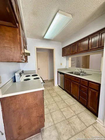 $166,000 | 2255 Thousand Oaks, Unit 808, San Antonio, TX 78232