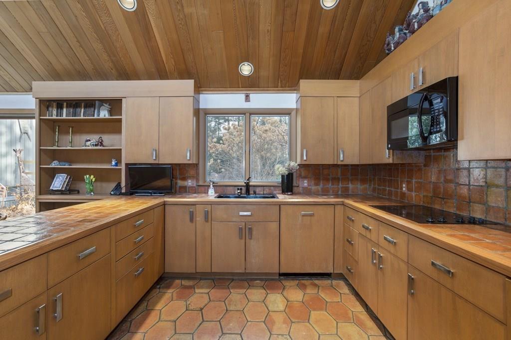 217 Ardsley Road Longmeadow, MA 01106 - Photo 13 of 42