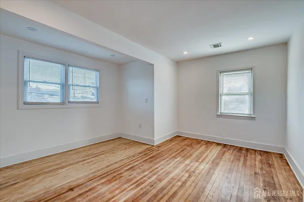 $2,368 | 385 Pierson Avenue, Unit 2, Edison, NJ 08837