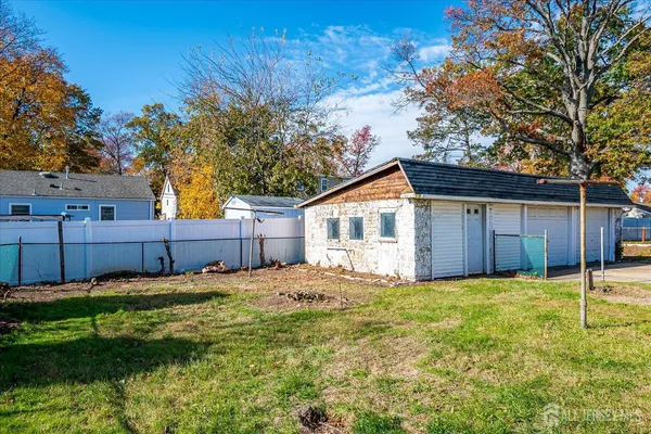 $2,368 | 385 Pierson Avenue, Unit 2, Edison, NJ 08837