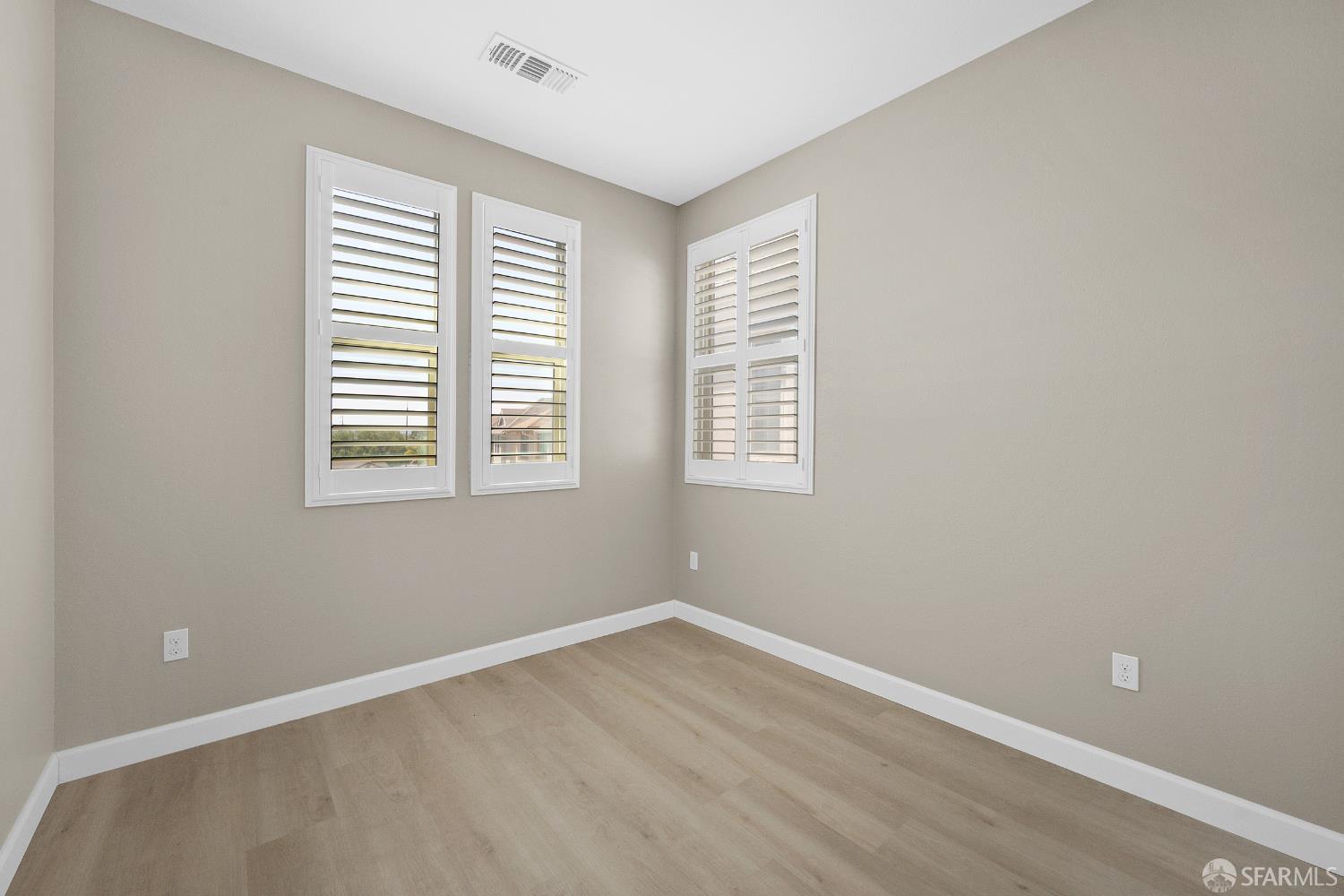 2908 Worthing Common Livermore, CA 94550 - Photo 10 of 33 an empty room with windows