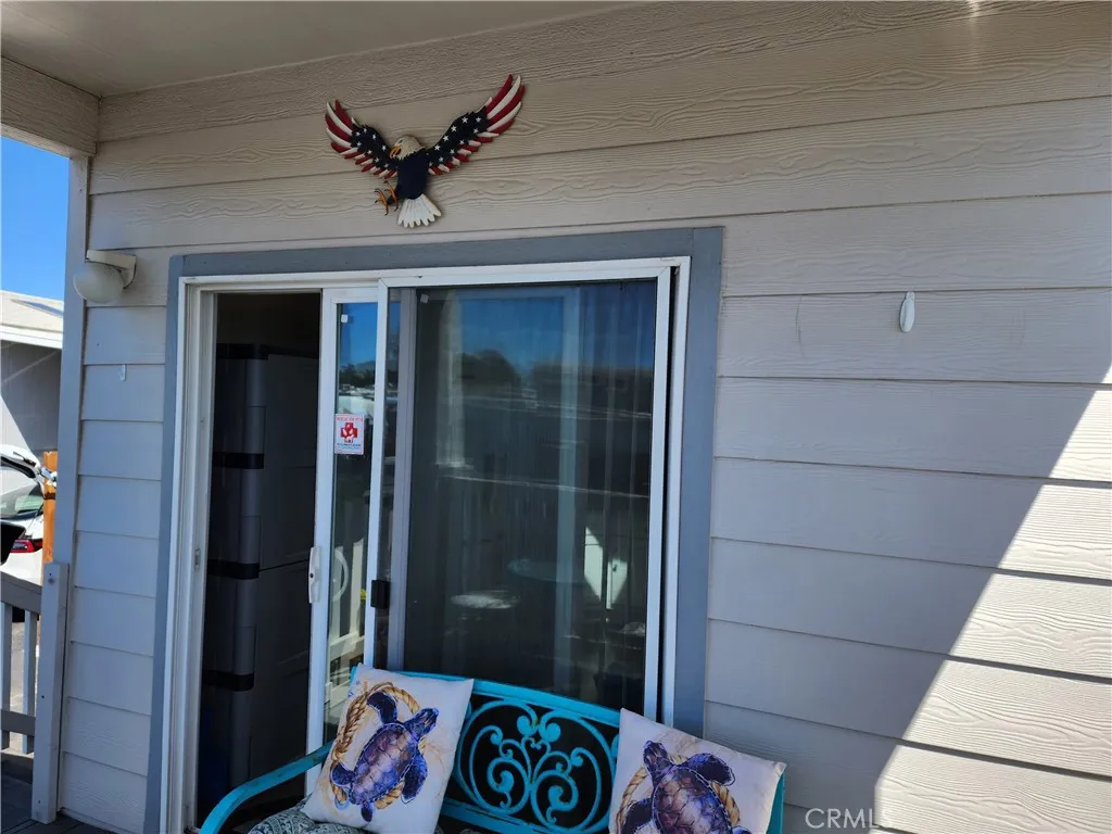 500 Atascadero, Unit E02 Morro Bay, CA 93442 - Photo 18 of 40 a view of a entryway