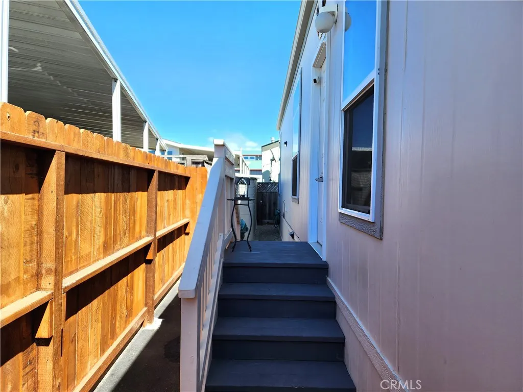 500 Atascadero, Unit E02 Morro Bay, CA 93442 - Photo 36 of 40 a view of entryway