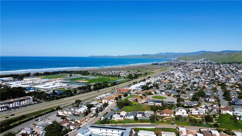 500 Atascadero, Unit E02 Morro Bay, CA 93442 - Photo 40 of 40 a view of a city