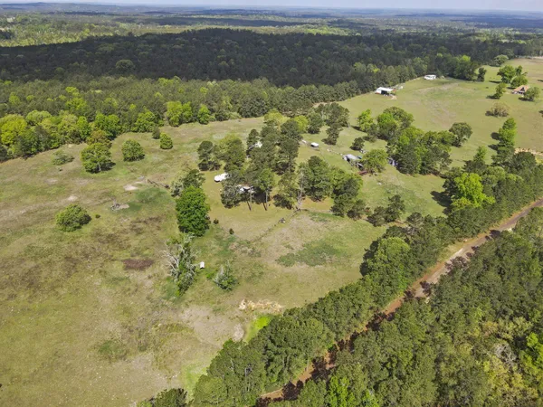 $200,000 | 634 County Road 3345, Colmesneil, TX 75938