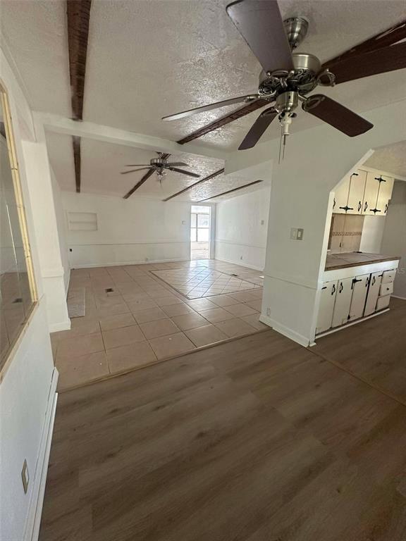 6445 Southeast 173 Lane Summerfield, FL 34491 - Photo 12 of 42 a view of a ceiling fan