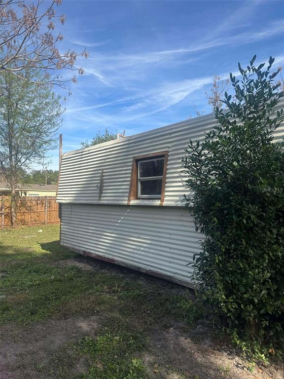 6445 Southeast 173 Lane Summerfield, FL 34491 - Photo 4 of 42 a view of a backyard