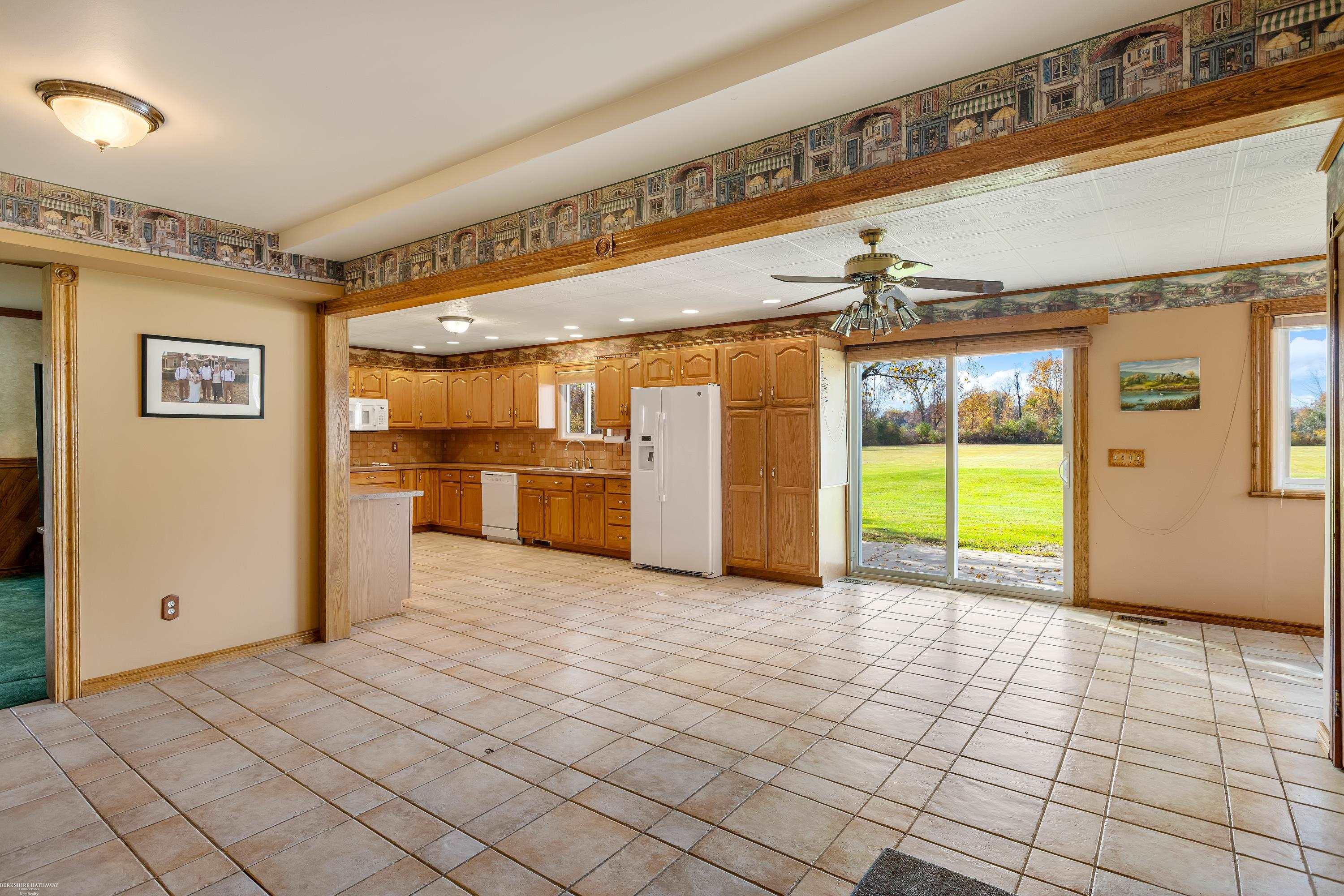60313 Schoenherr Road Washington, MI 48094 - Photo 18 of 63 50159186-6516a6a6-6776-4e3b-8ca6-3476c030948f.JPG