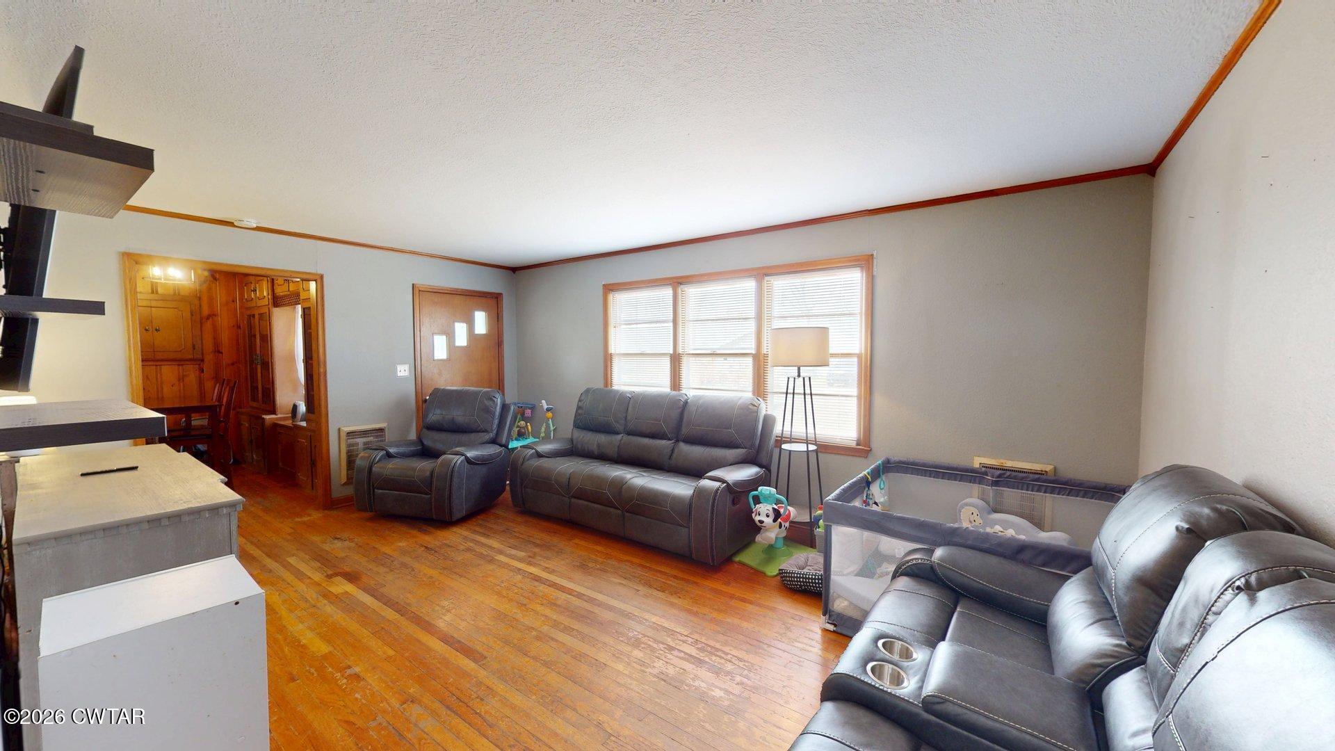328 Terrell Road Martin, TN 38237 - Photo 8 of 18 a living room with furniture and a window