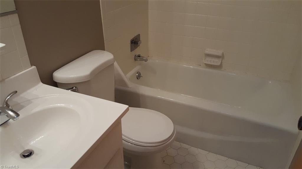 705 Archer Road Winston-Salem, NC 27106 - Photo 14 of 16 Main Bath