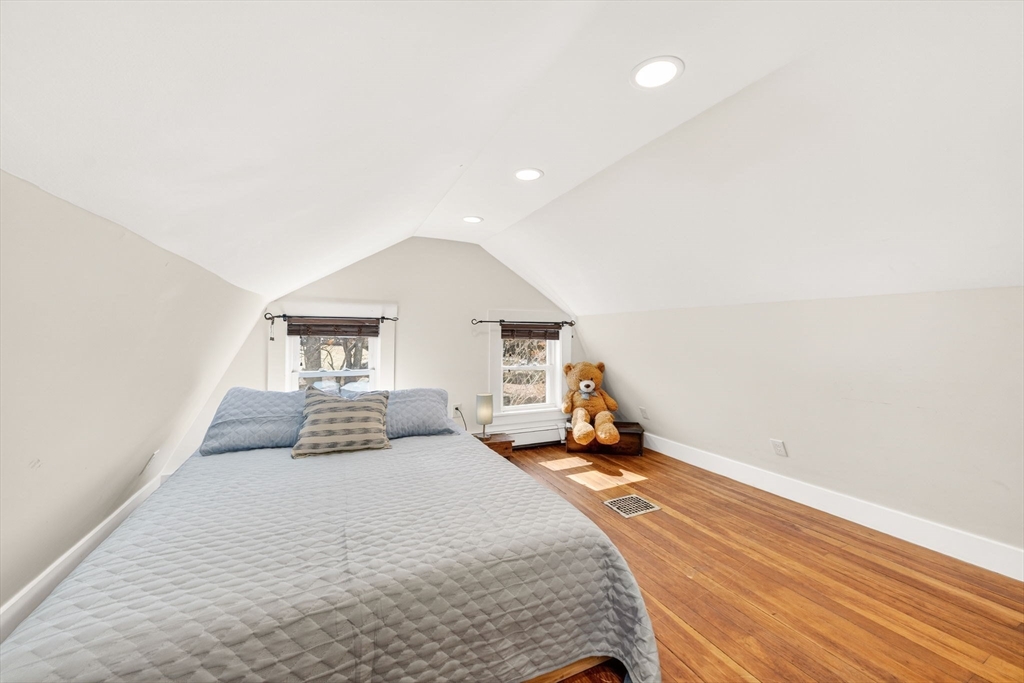 26 Division Road Dartmouth, MA 02747 - Photo 20 of 31