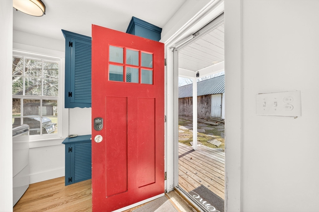 26 Division Road Dartmouth, MA 02747 - Photo 4 of 31