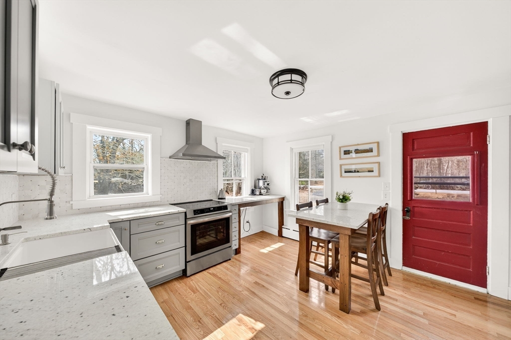 26 Division Road Dartmouth, MA 02747 - Photo 6 of 31