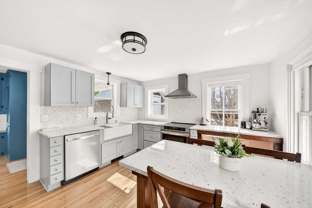 26 Division Road Dartmouth, MA 02747 - Photo 7 of 31