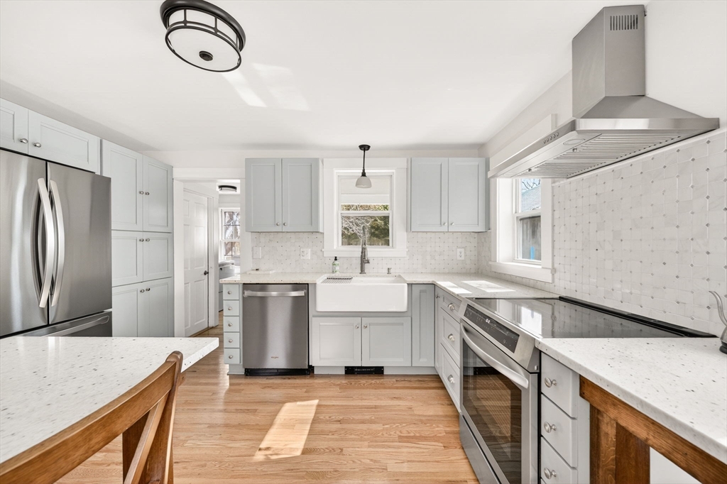 26 Division Road Dartmouth, MA 02747 - Photo 8 of 31