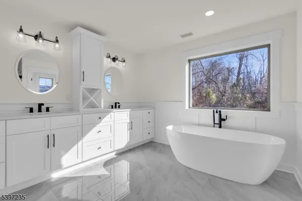 $1,249,000 | 8 Church Street, Stockton, NJ 08559