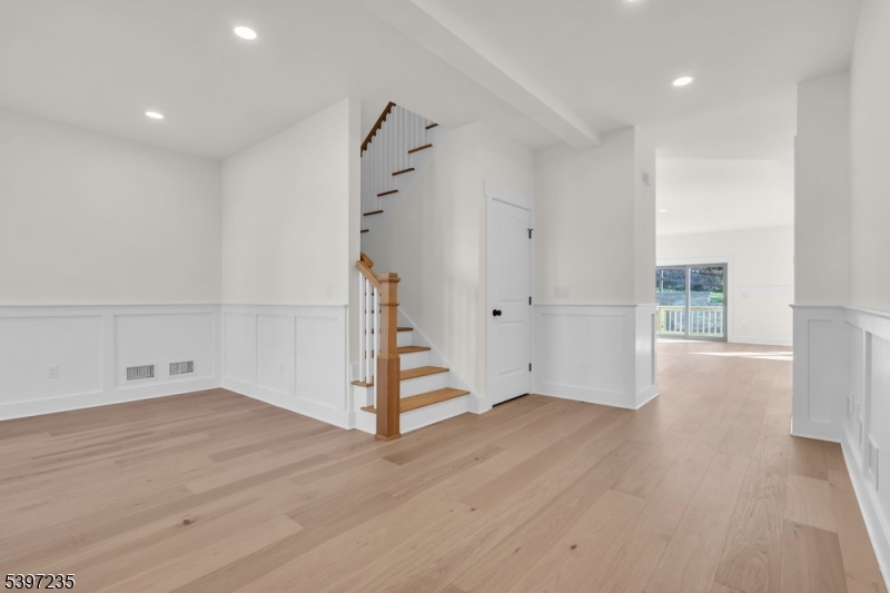 8 Church Street Stockton, NJ 08559 - Photo 5 of 43