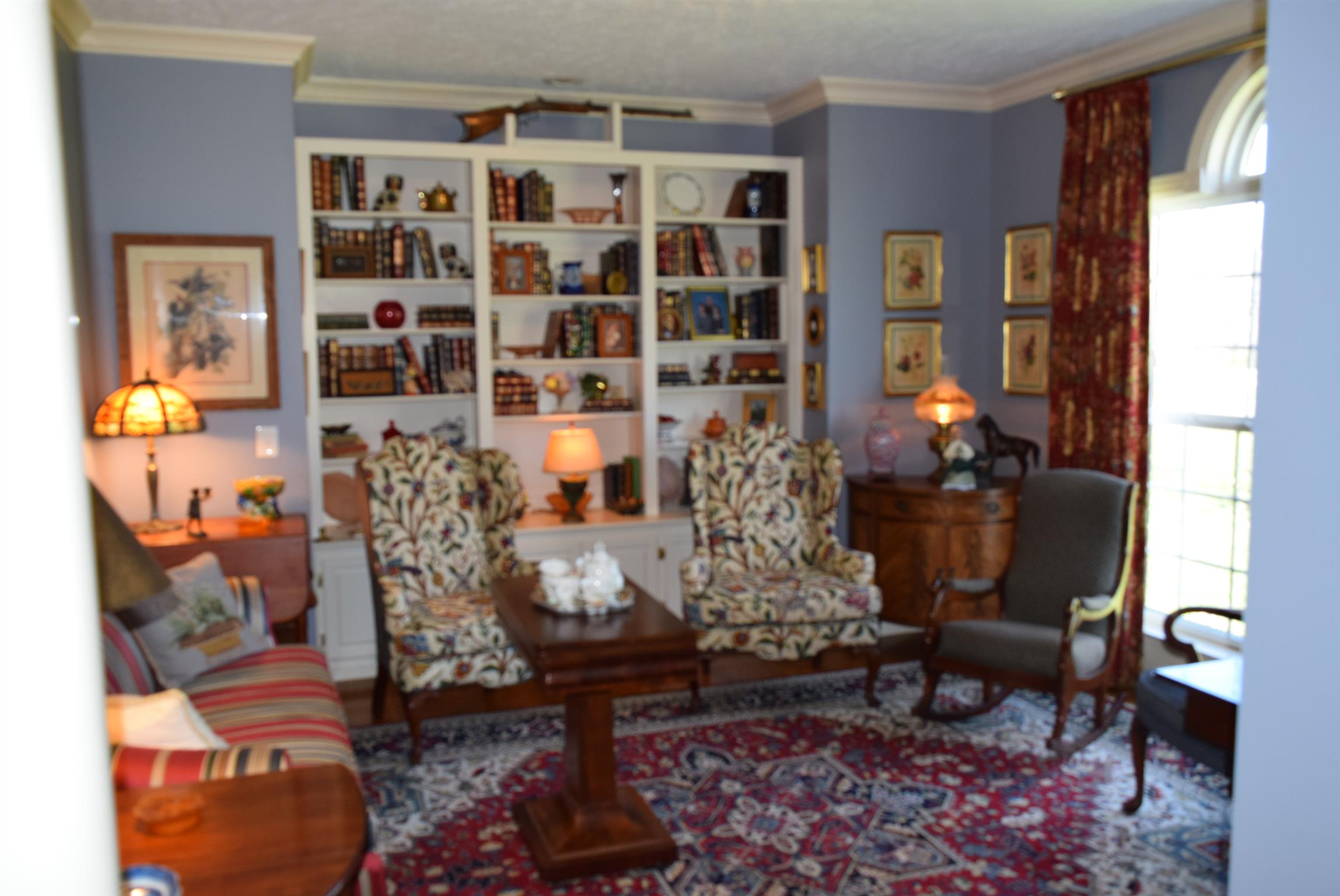 8936 Fredonia Road Manchester, TN 37355 - Photo 2 of 25 a living room filled with furniture