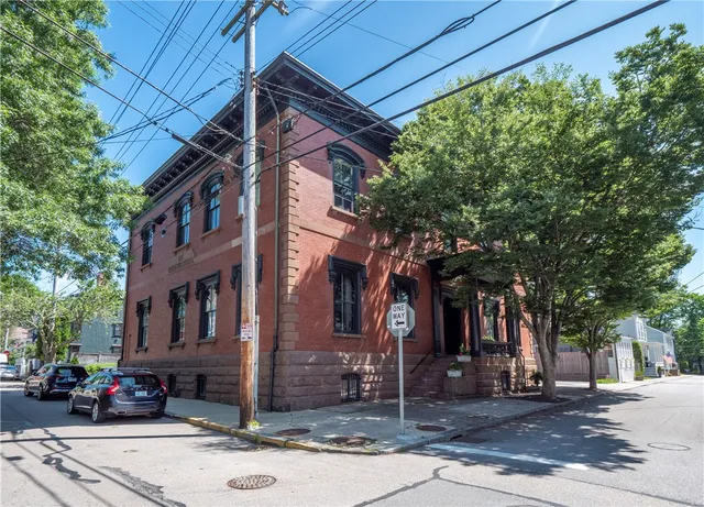 $799,000 | 11 Willow Street, Unit 5, Newport, RI 02840
