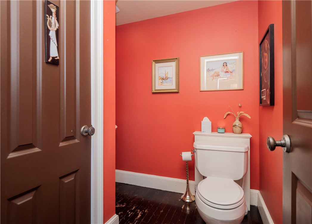 11 Willow Street, Unit 5 Newport, RI 02840 - Photo 12 of 25