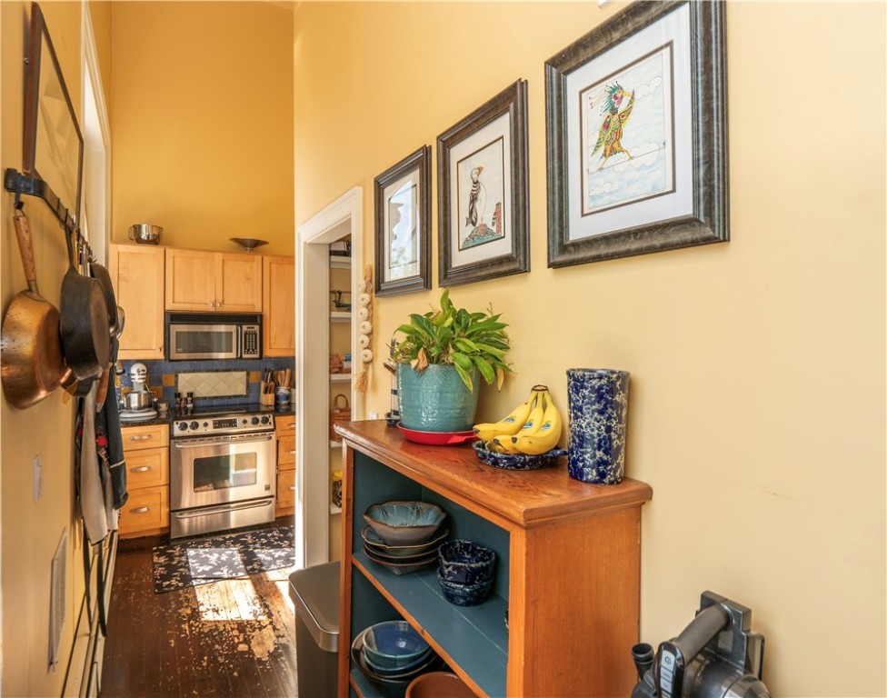 11 Willow Street, Unit 5 Newport, RI 02840 - Photo 14 of 25