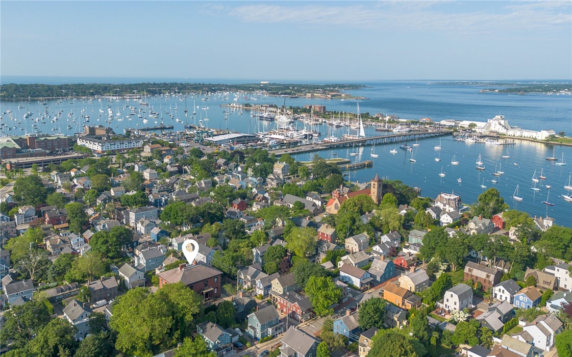 11 Willow Street, Unit 5 Newport, RI 02840 - Photo 2 of 25