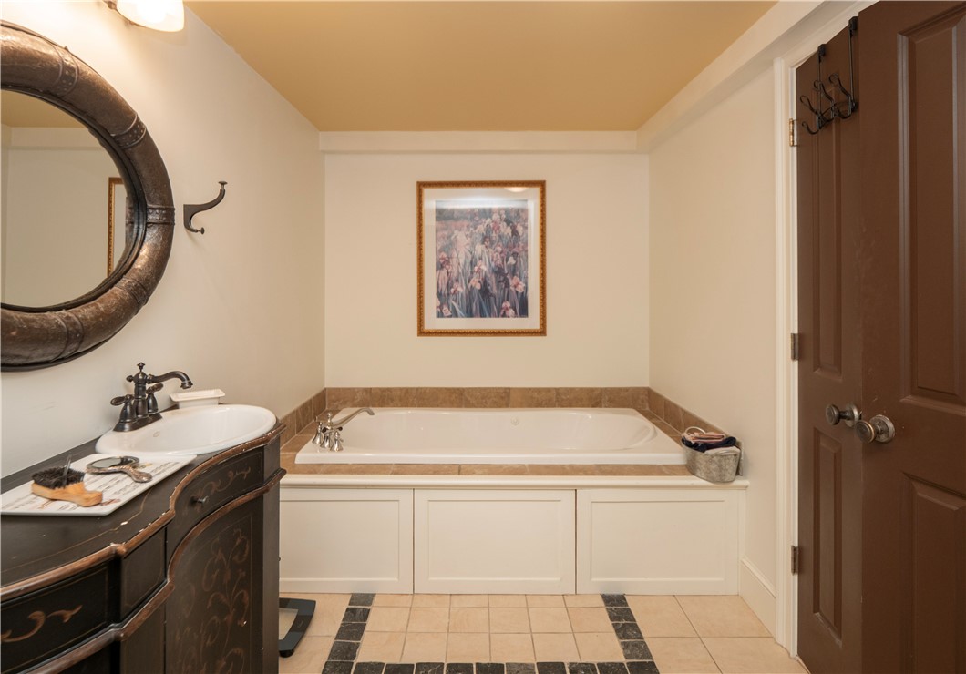 11 Willow Street, Unit 5 Newport, RI 02840 - Photo 21 of 25